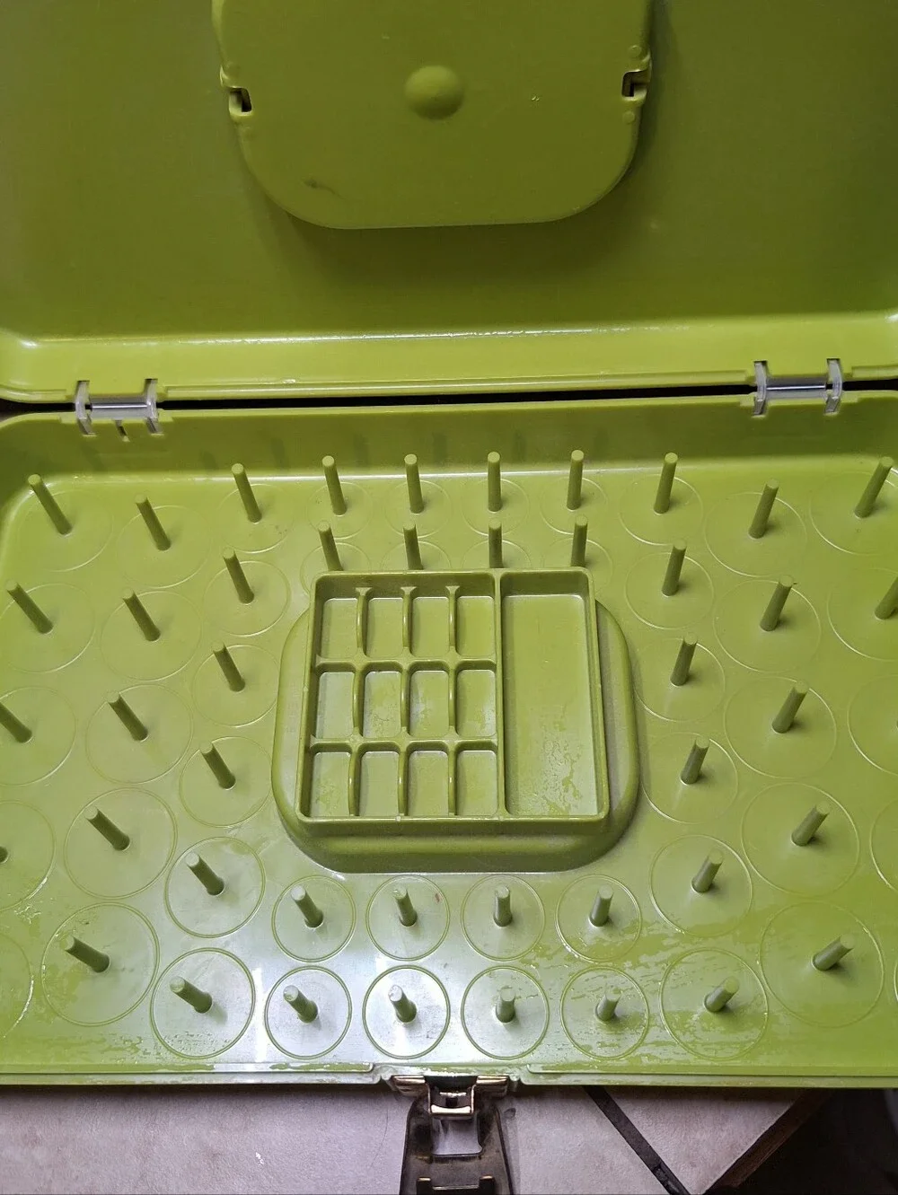 VTG Wilson Wil-Hold Sewing Box Thread/Bobbin Holders Avocado Green 13” X 8”x 2.5
